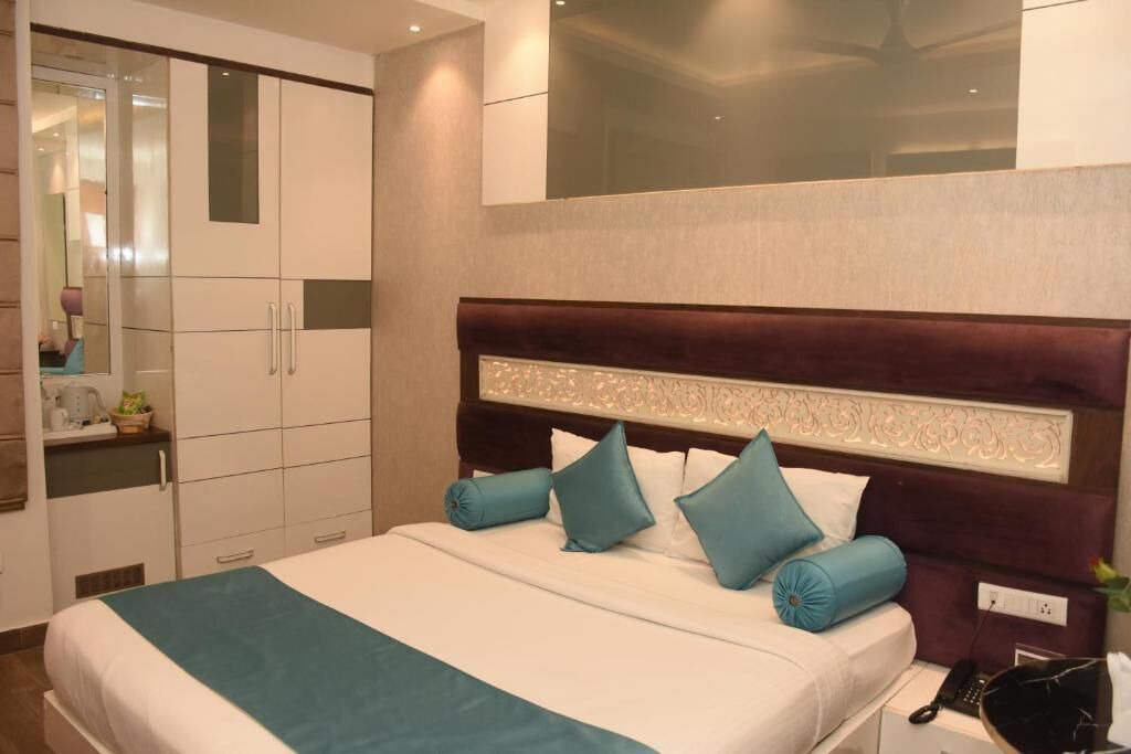 Photo of Bedroom in Alambagh
