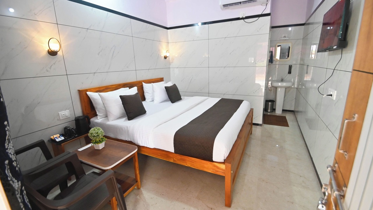 Photo of Bedroom in Murudeshwara