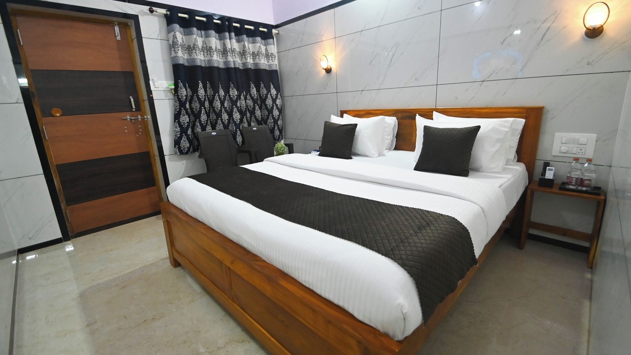 Photo of Bedroom in Murudeshwara