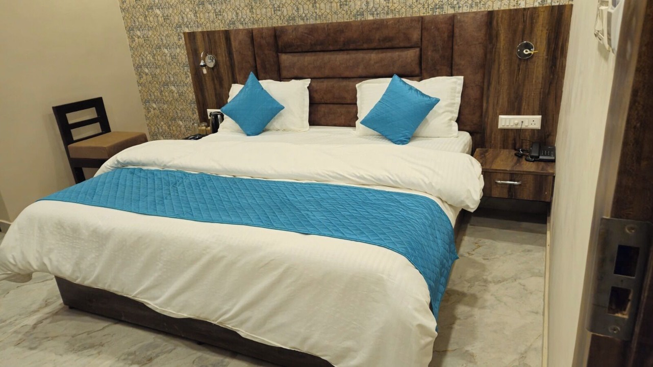 Photo of Bedroom in Mahmoorganj