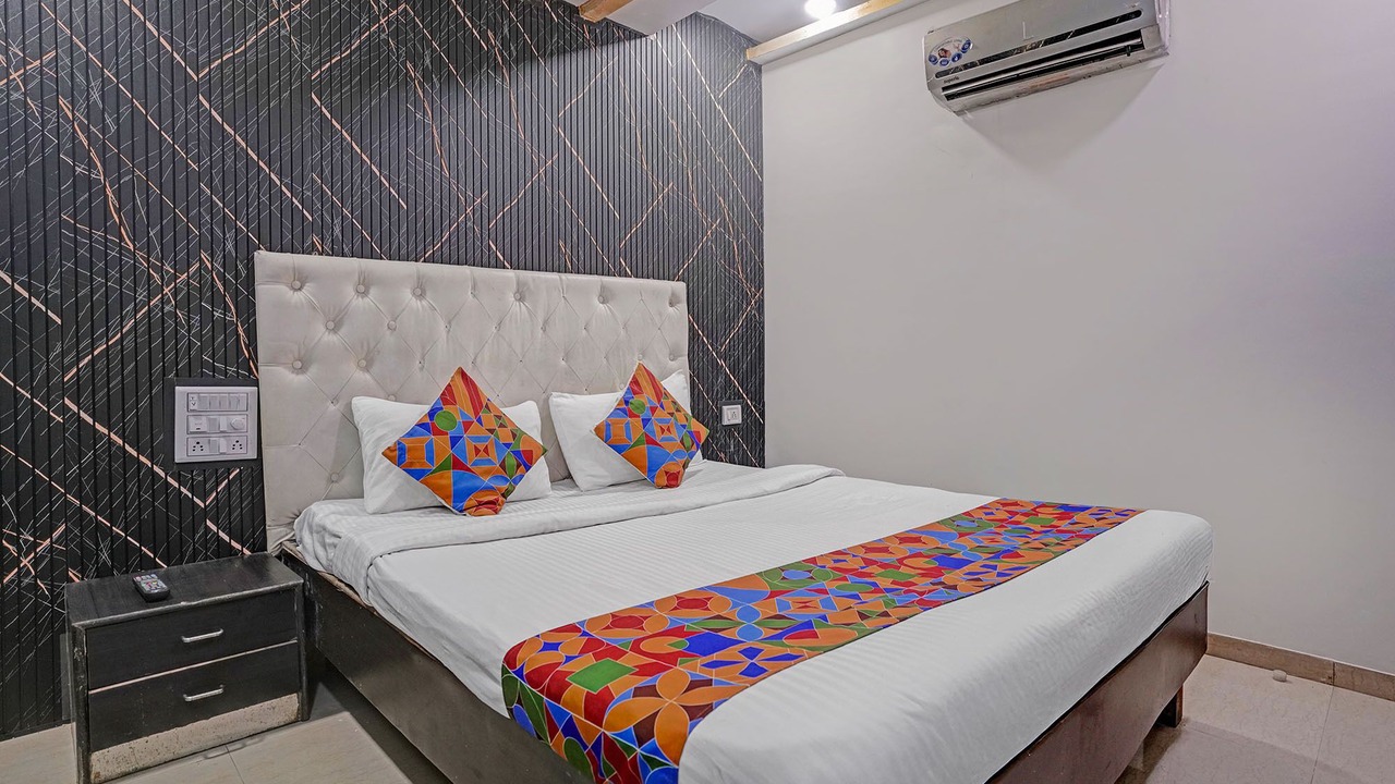 Photo of Bedroom in Parel