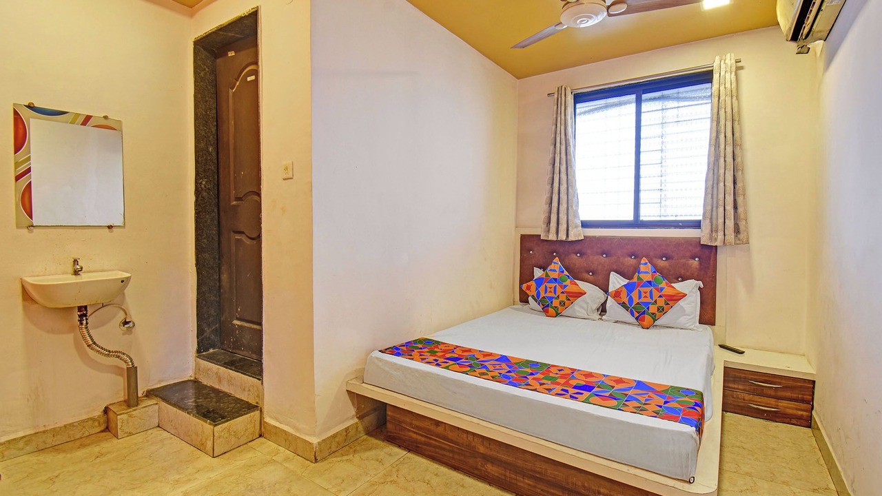 Photo of Bedroom in Alandi