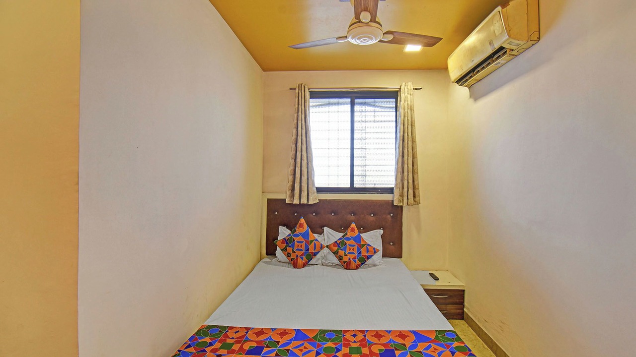 Photo of Bedroom in Alandi