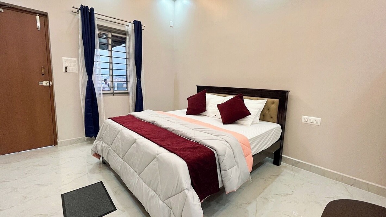 Photo of Bedroom in Murudeshwara