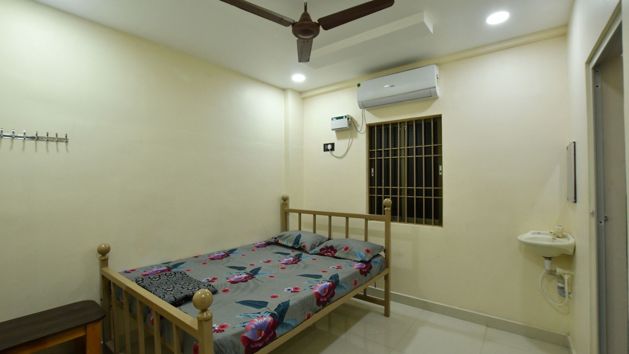 Photo of Bedroom in Tiruvannamalai