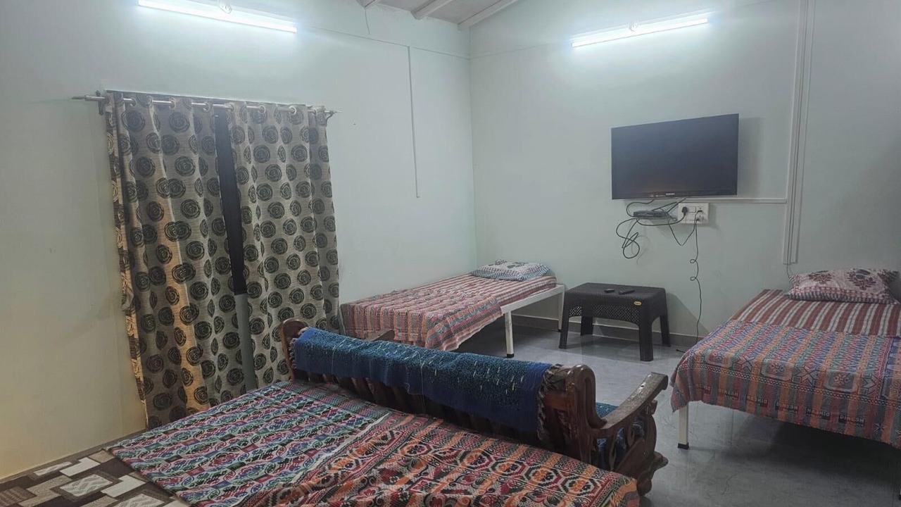Photo of Bedroom in Bavda