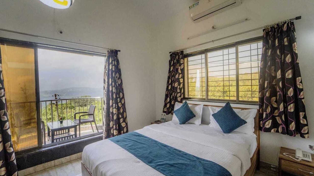 Photo of Bedroom in Mahabaleshwar