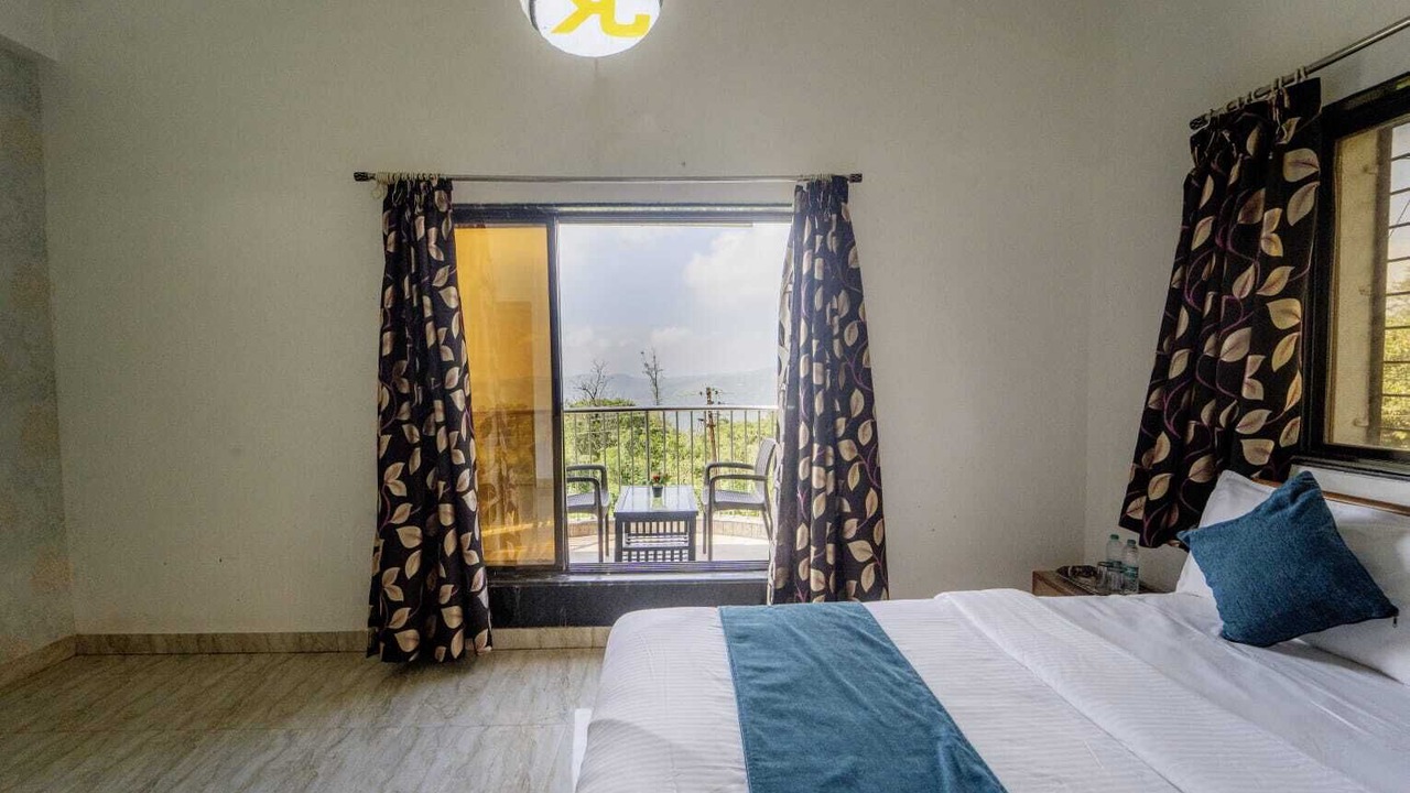 Photo of Bedroom in Mahabaleshwar