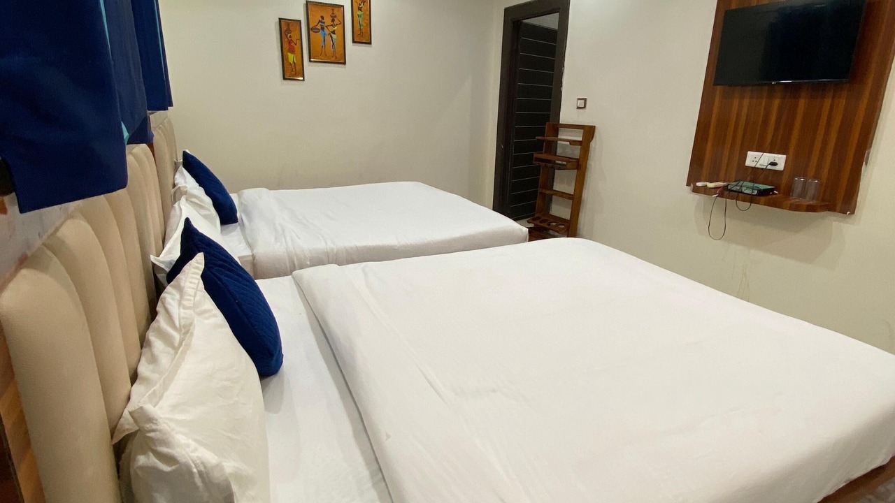 Photo of Bedroom in Taj Ganj