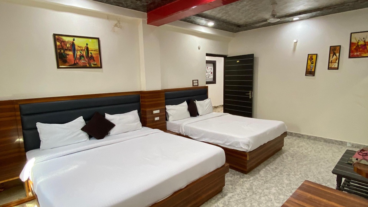 Photo of Bedroom in Taj Ganj