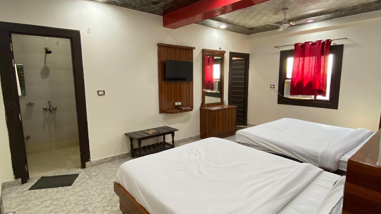 Photo of Bedroom in Taj Ganj