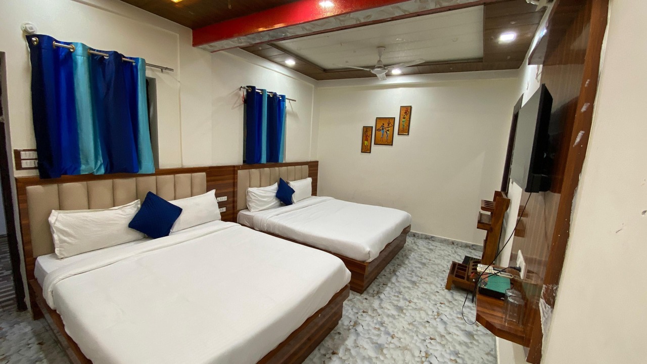 Photo of Bedroom in Taj Ganj