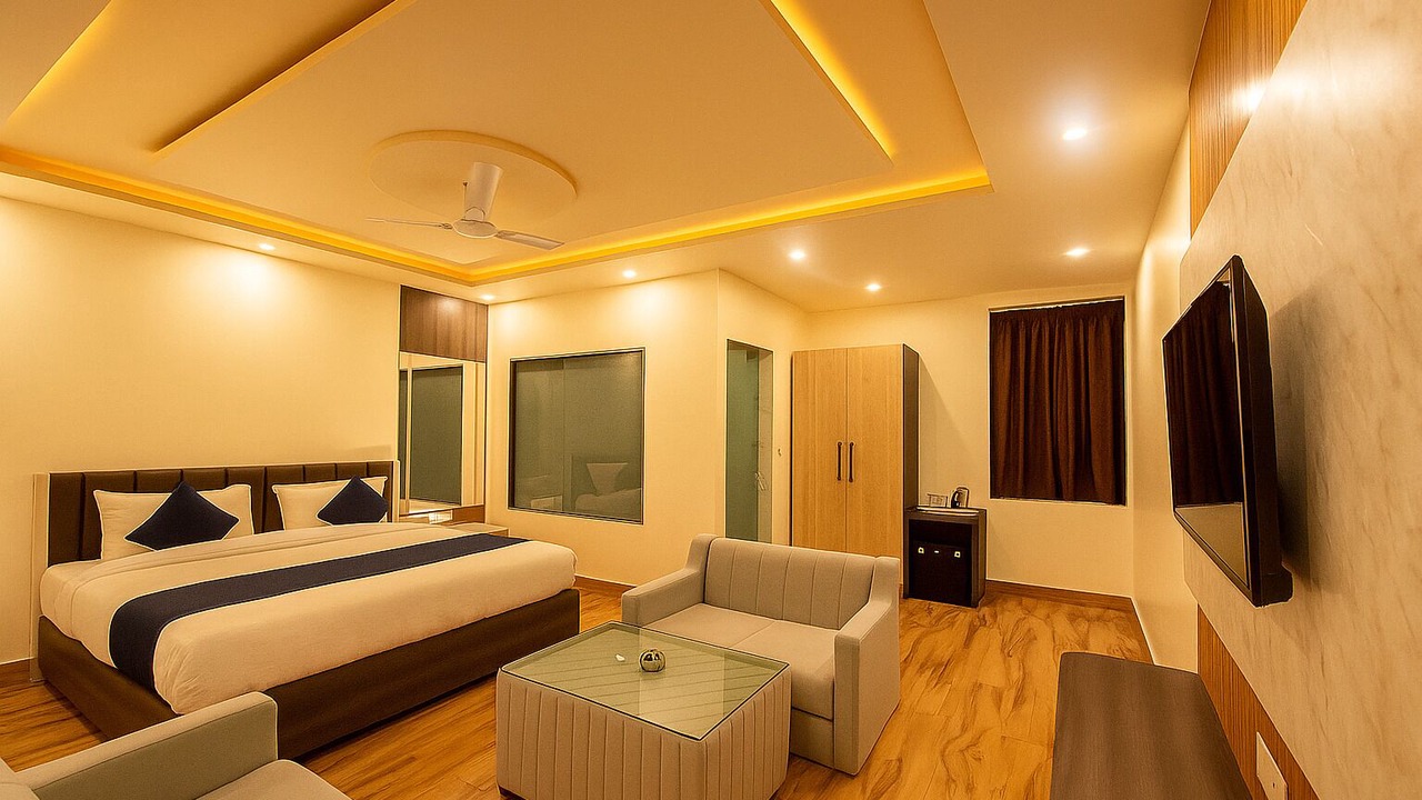 Photo of Bedroom in Alambagh