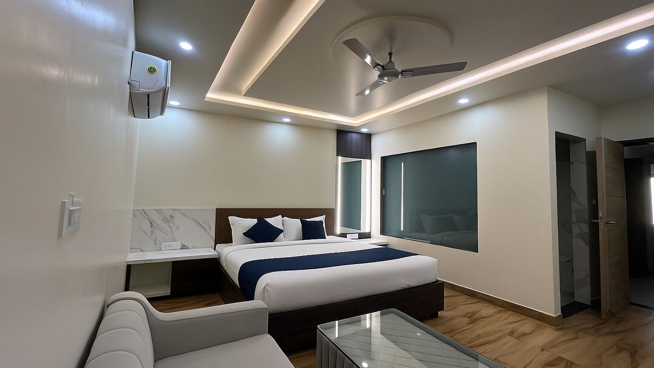 Photo of Bedroom in Alambagh