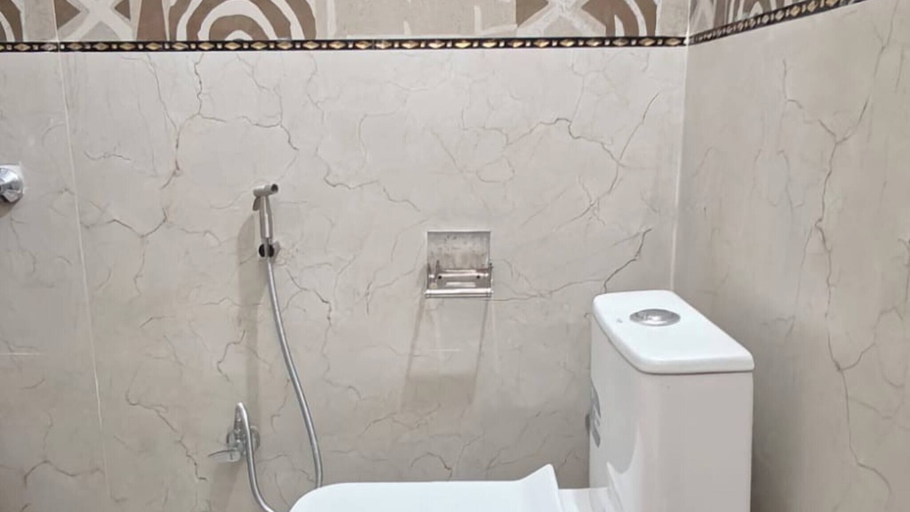 Photo of Bathroom in Taj Ganj