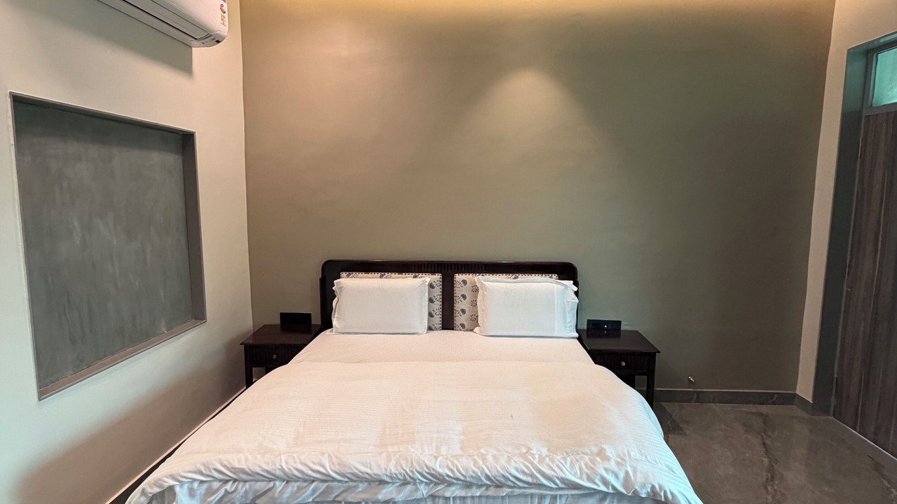 Photo of Bedroom in Mount Abu