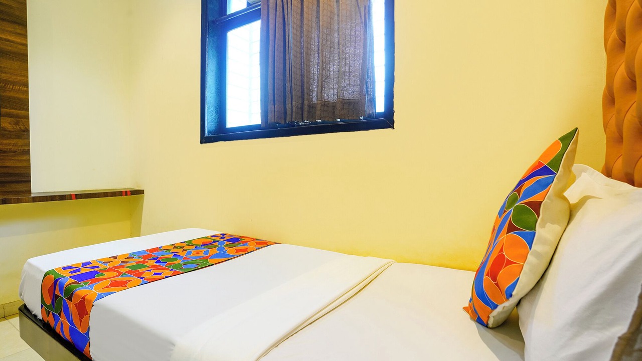 Photo of Bedroom in Prabhadevi