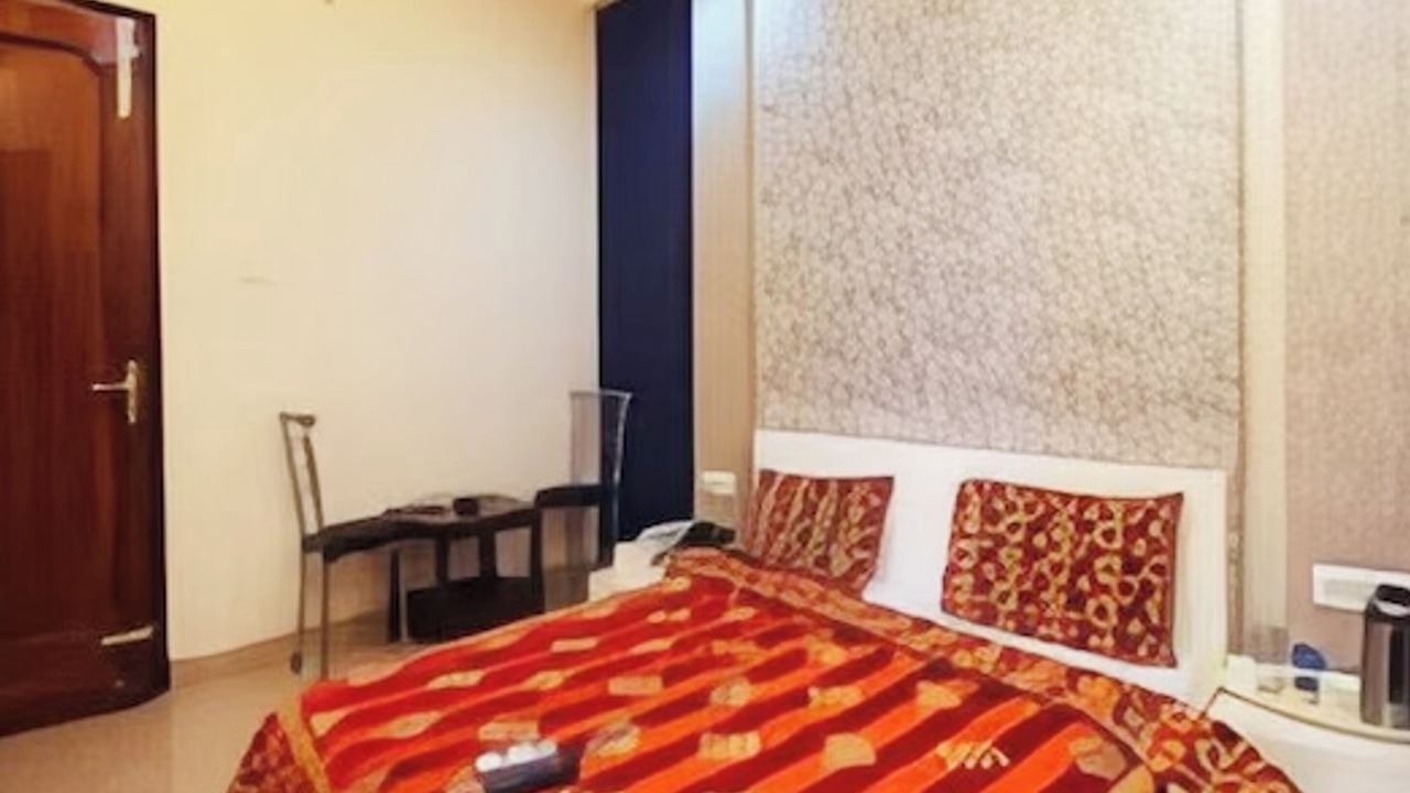 Photo of Bedroom in Taj Ganj