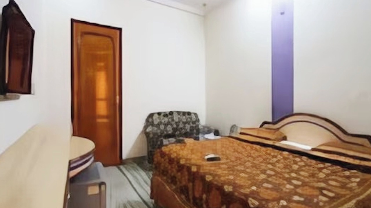 Photo of Bedroom in Taj Ganj