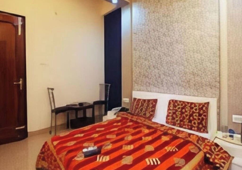 Photo of Bedroom in Taj Ganj