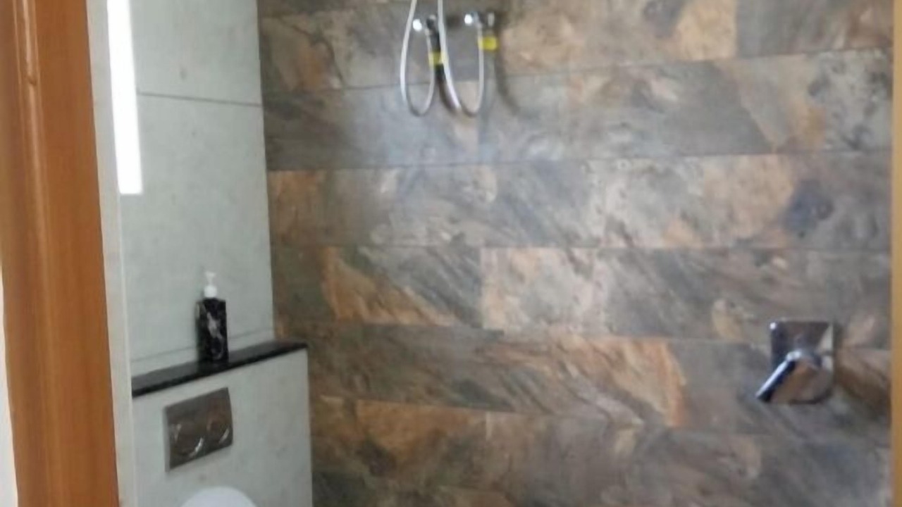 Photo of Bathroom in Thalayathimund