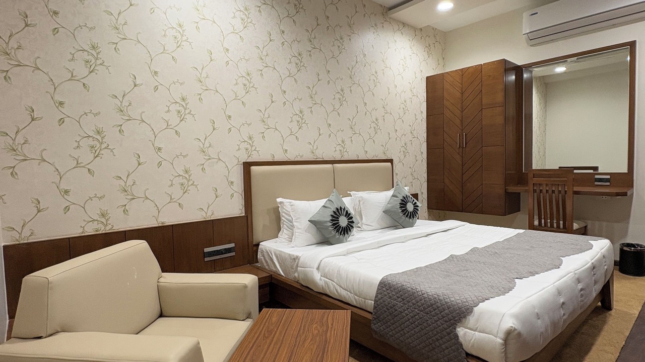 Photo of Bedroom in Sayajiganj