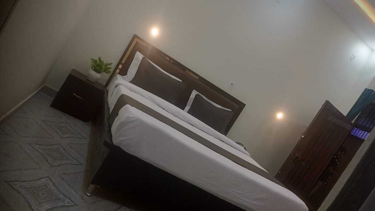 Photo of Bedroom in Naini