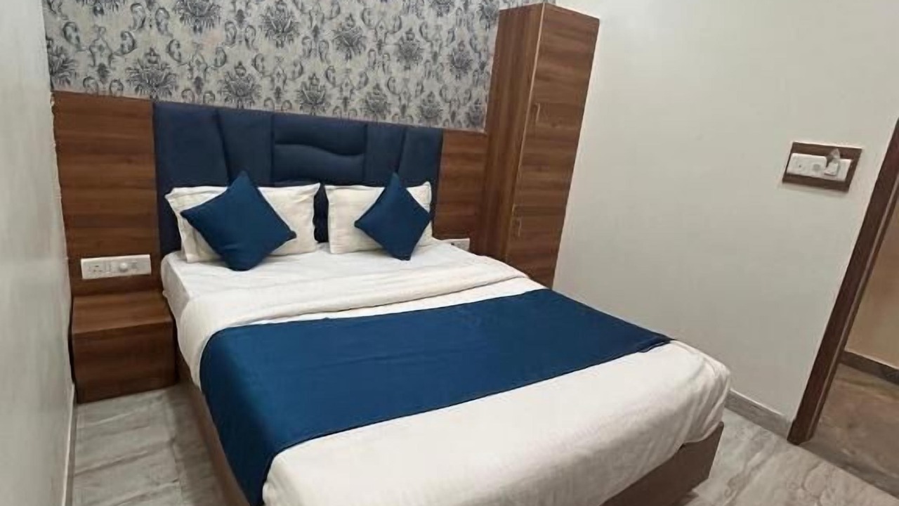 Photo of Bedroom in Gandhinagar