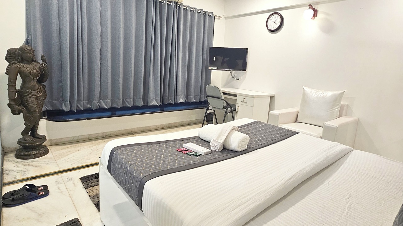 Photo of Bedroom in Kandivali East