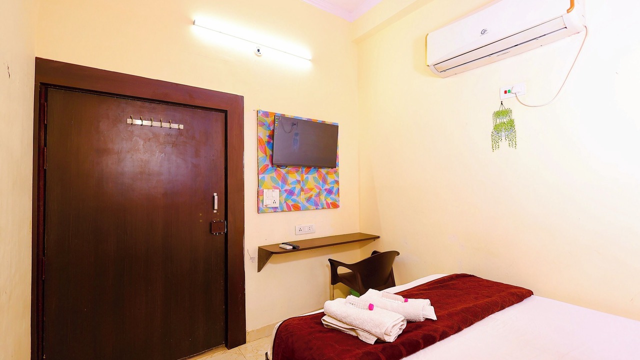 Photo of Bedroom in Taj Ganj