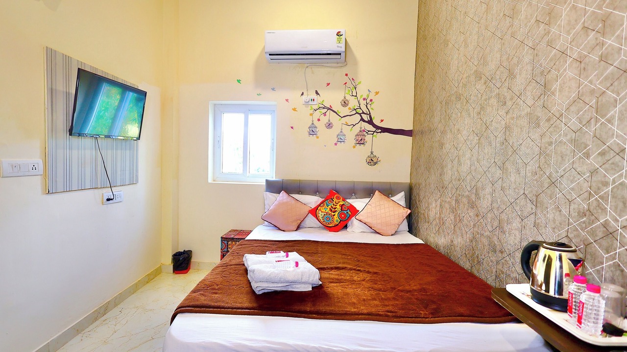 Photo of Bedroom in Taj Ganj
