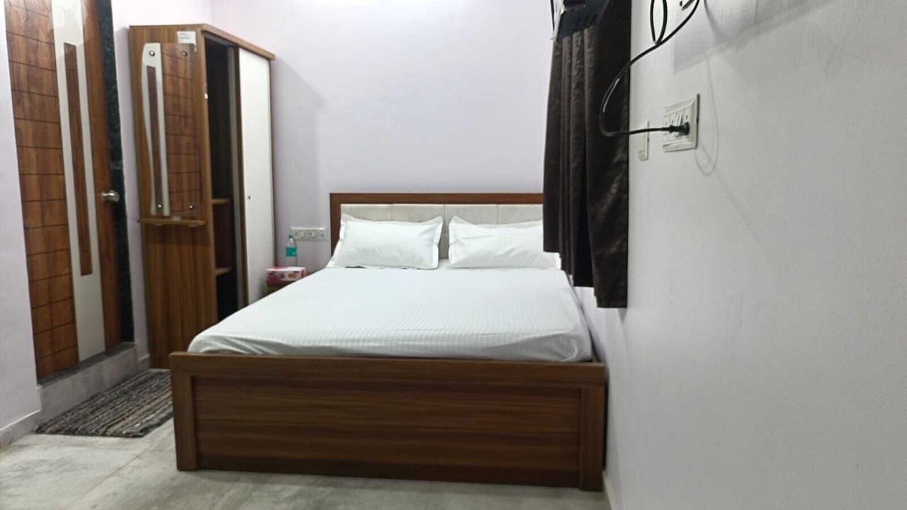 Photo of Bedroom in Moti Khavdi