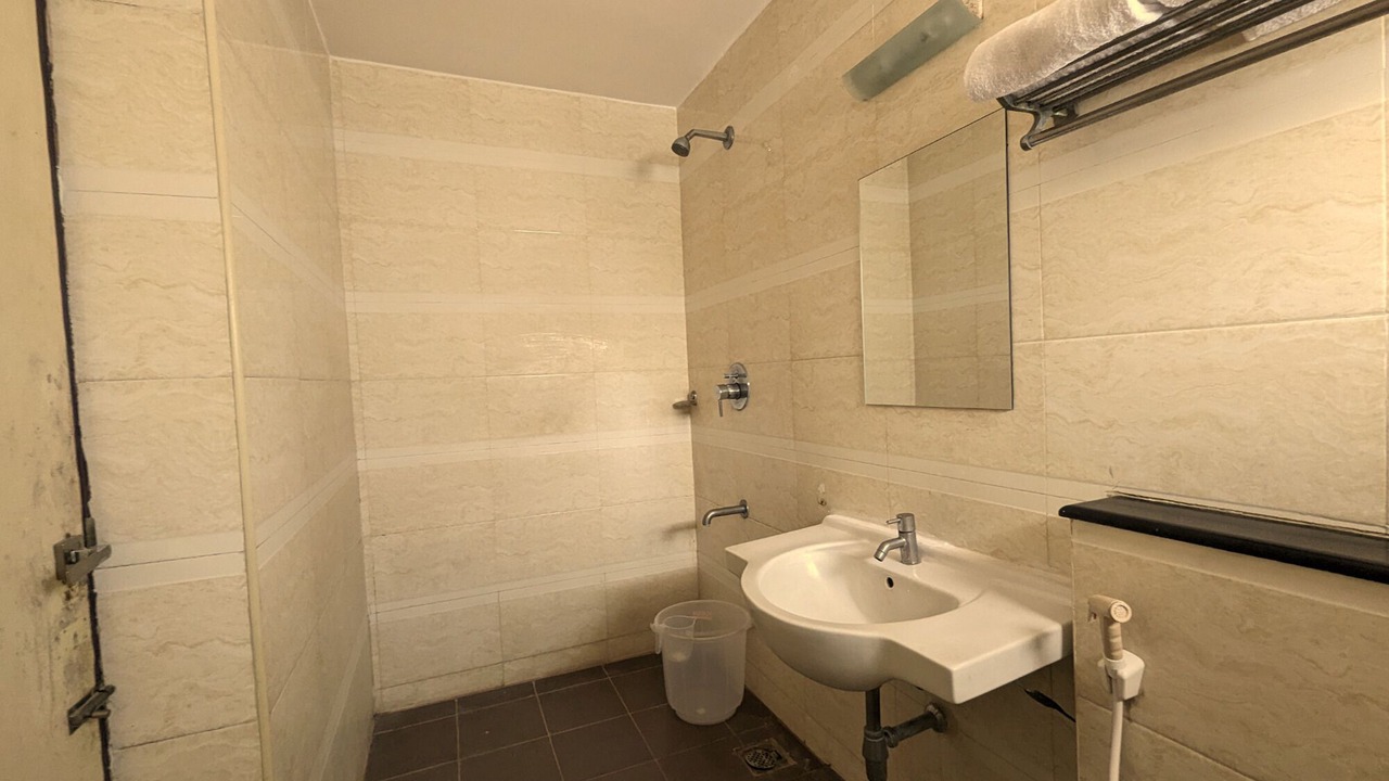 Photo of Bathroom in Tiruchirappalli