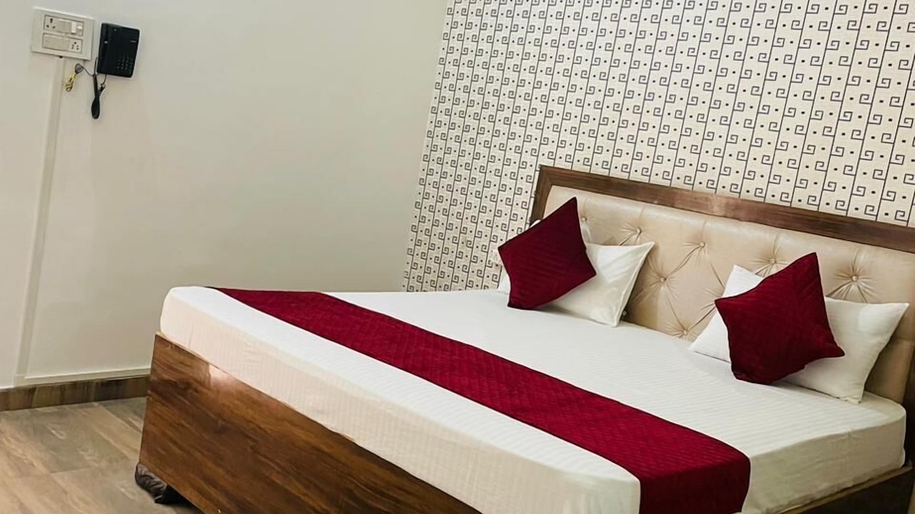 Photo of Bedroom in Taj Ganj