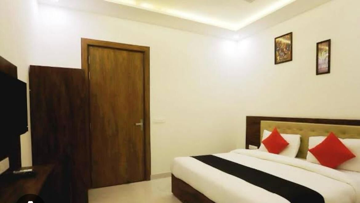 Photo of Bedroom in Taj Ganj