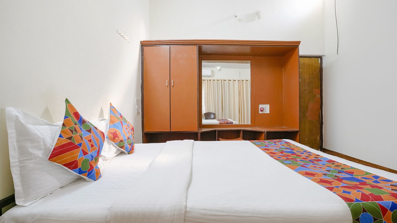 Photo of Bedroom in Maliwada