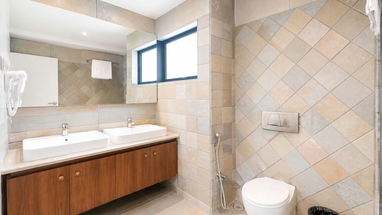 Photo of Bathroom in Anand