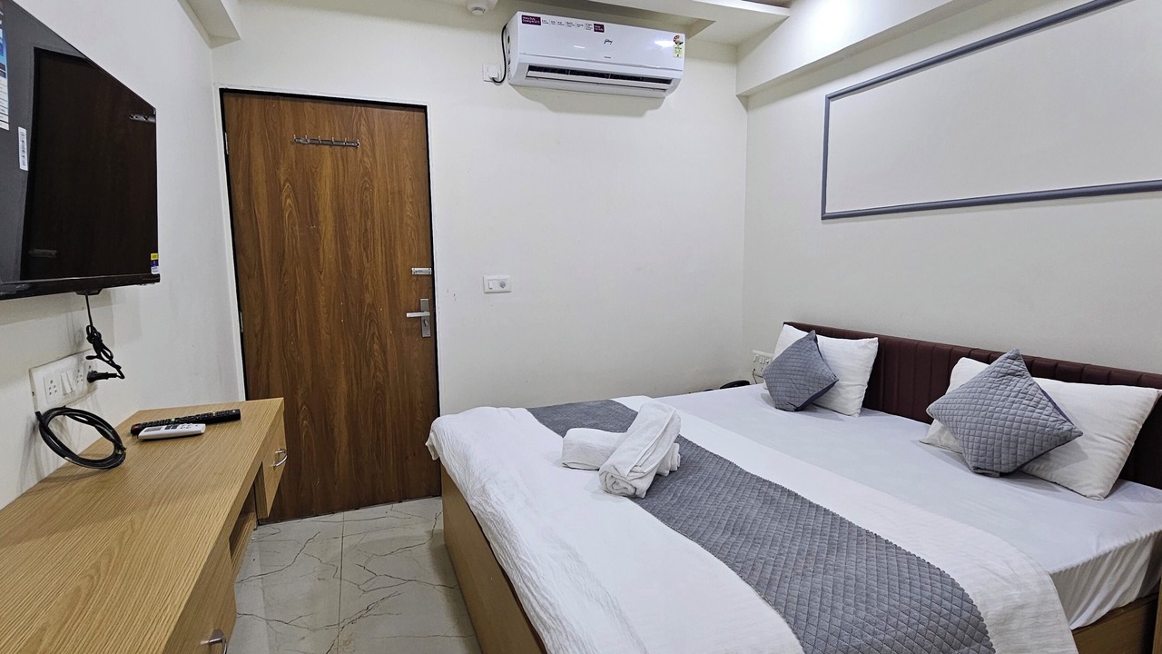 Photo of Bedroom in Mahemdavad