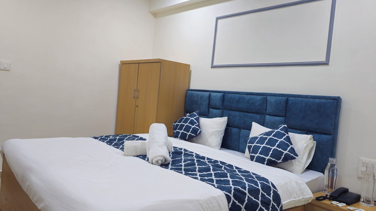 Photo of Bedroom in Mahemdavad
