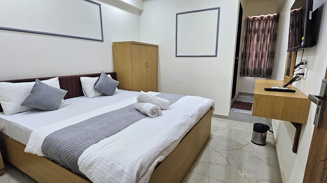 Photo of Bedroom in Mahemdavad