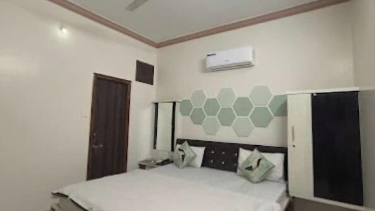 Photo of Bedroom in Pratapgarh