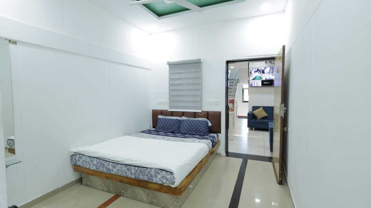 Photo of Bedroom in Rajpipla