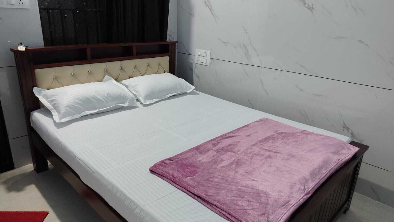Photo of Bedroom in Murudeshwara