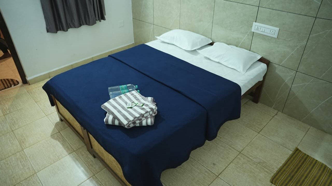 Photo of Bedroom in Murudeshwara