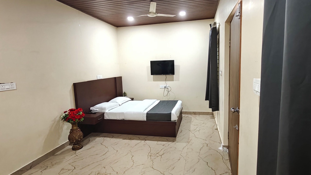 Photo of Bedroom in Murudeshwara