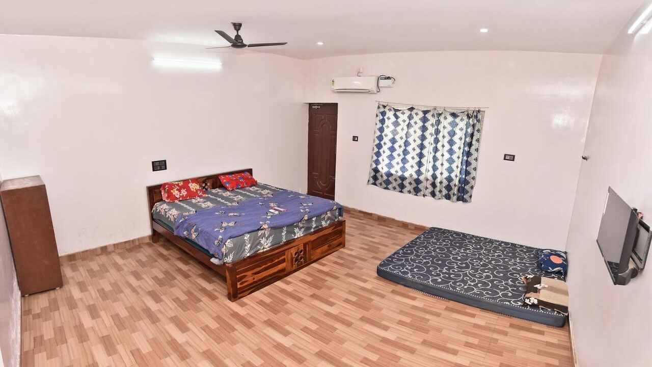 Photo of Bedroom in Mahabalipuram Beach