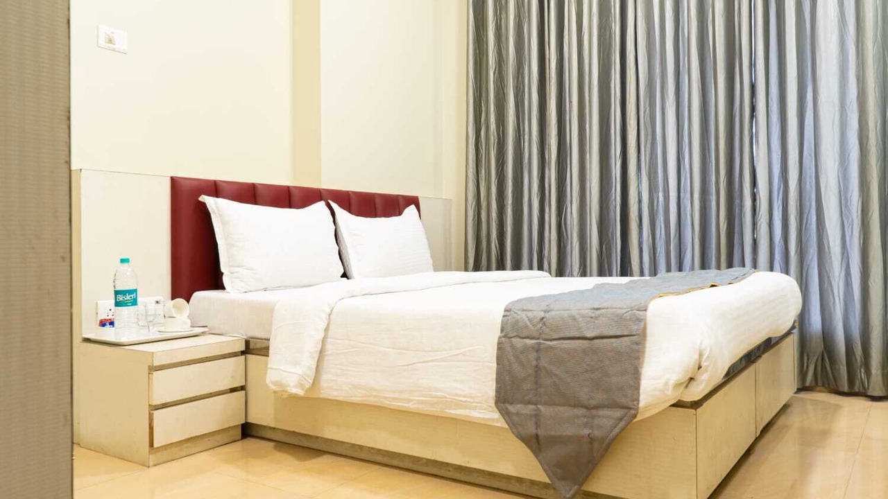 Photo of Bedroom in Bandra East