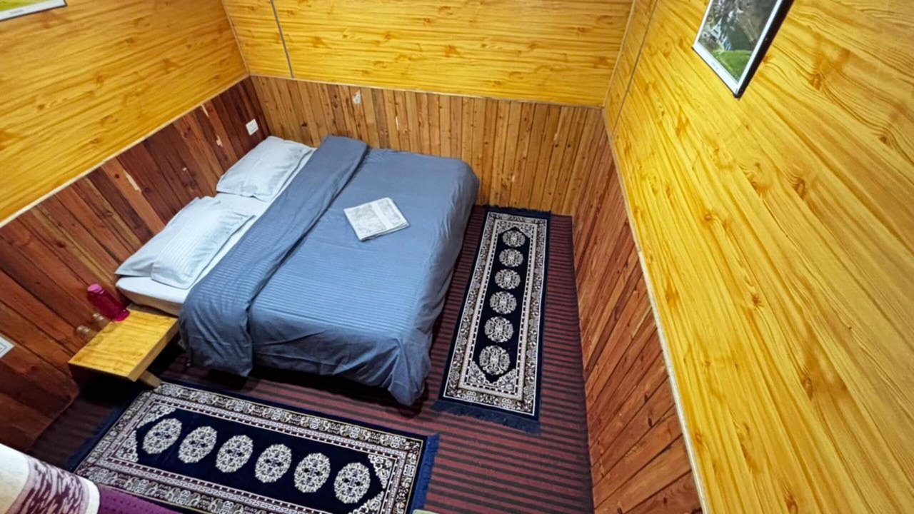 Photo of Bedroom in Jibhi