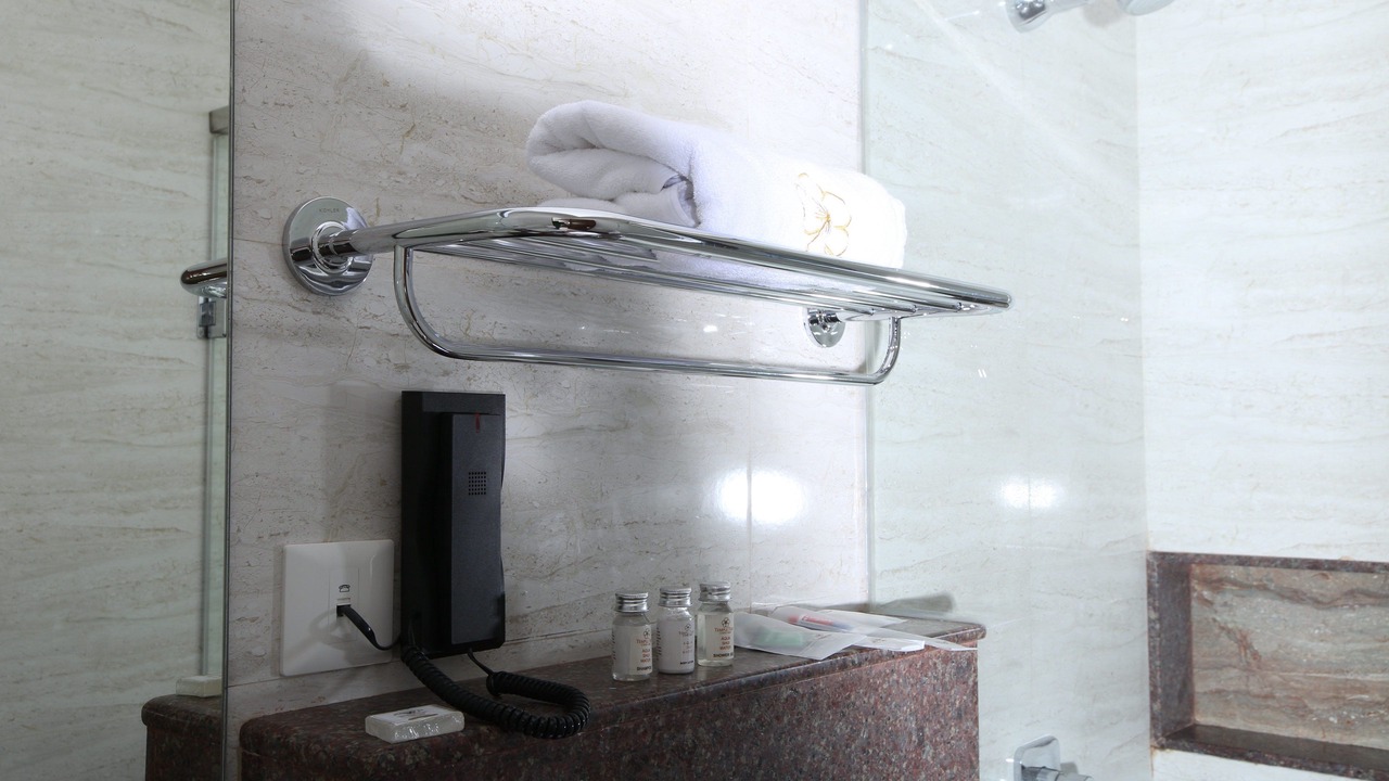 Photo of Bathroom in Wilson Garden