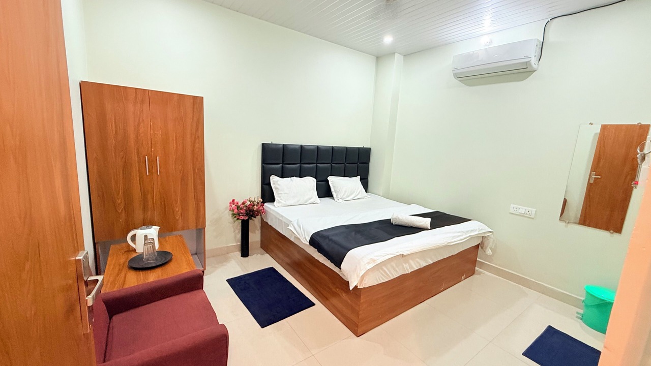 Photo of Bedroom in Naini